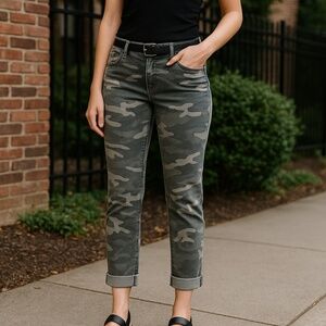 Silver Jeans Co. “Beau” Camo Slim Jeans – Size 29 (28.5” Inseam)